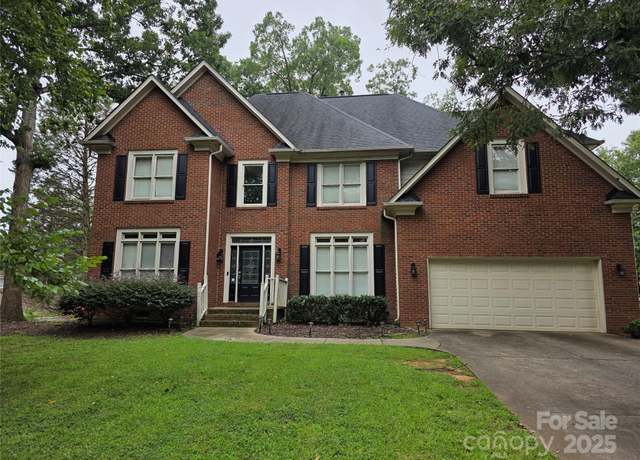 Property at 11550 Falling Leaves Dr, Charlotte, NC 28277, 4 beds, 2.5 baths