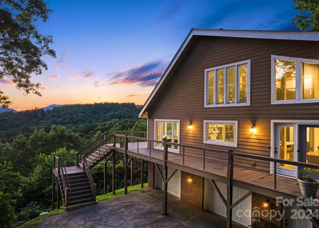 Property at 140 Camby Dr, Fairview, NC 28730, 4 beds, 3.5 baths