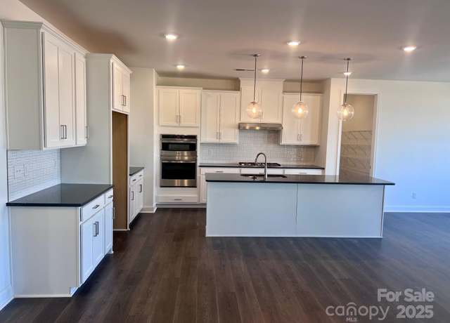 Property at 13304 Chopin Ridge Dr, Huntersville, NC 28078, 4 beds, 3.5 baths