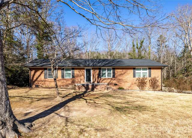 Property at 206 Fox Den Rd, Troy, NC 27371, 3 beds, 2.5 baths