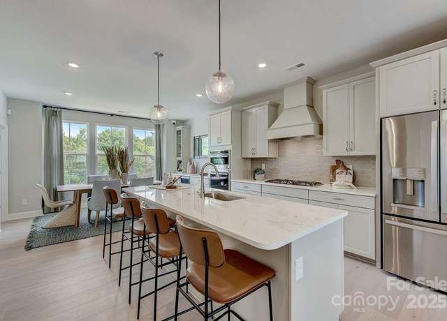 Property at 344 Catawba Ave, Davidson, NC 28036, 3 beds, 3.5 baths