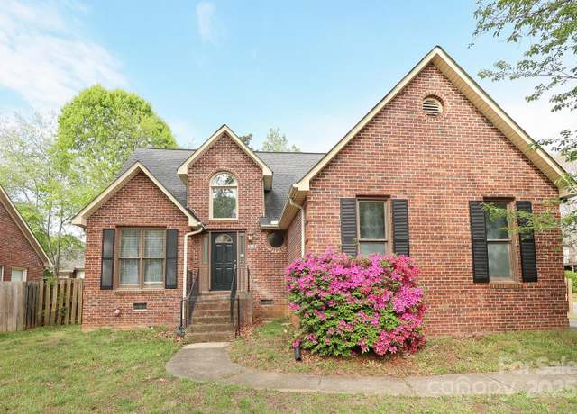 Property at 1121 Thoroughbred Pl NW, Concord, NC 28027, 3 beds, 2.5 baths