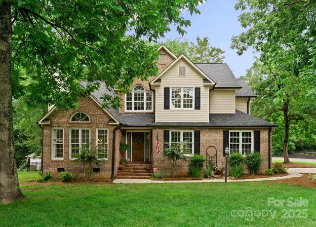 Property at 901 Brighton Dr, Kannapolis, NC 28081, 4 beds, 2.5 baths