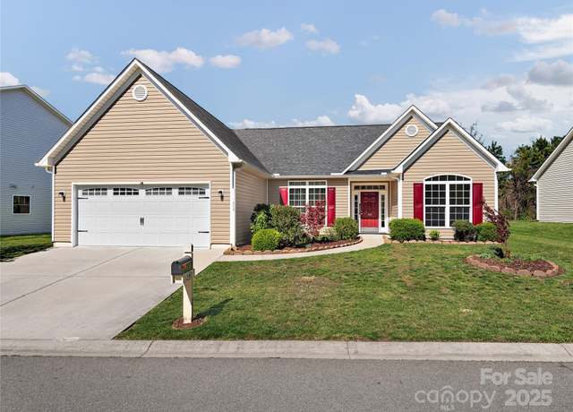 Property at 108 River Walk Dr, Asheville, NC 28804, 3 beds, 2 baths