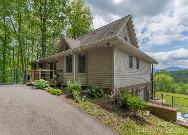 Property at 360 Lenwood Dr, Waynesville, NC 28785, 3 beds, 3.5 baths