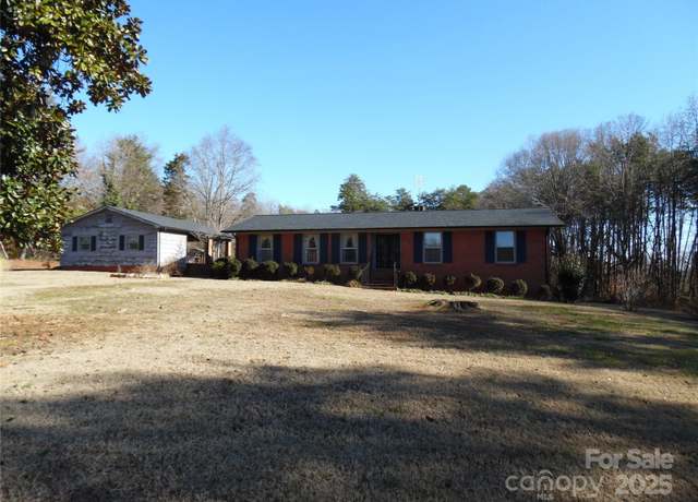 Property at 5590 S NC 16 Business Hwy, Maiden, NC 28650, 3 beds, 1.5 baths