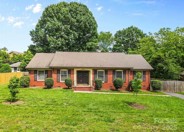 Property at 6301 Cherrycrest Ln, Charlotte, NC 28217, 3 beds, 2 baths