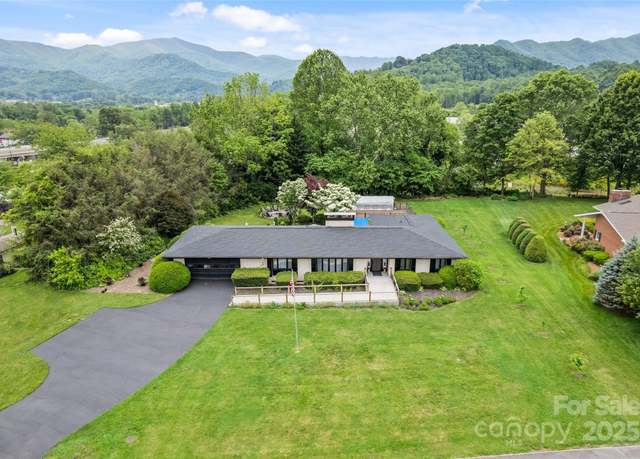 Property at 225 Valley View Ter, Waynesville, NC 28786, 5 beds, 3.5 baths