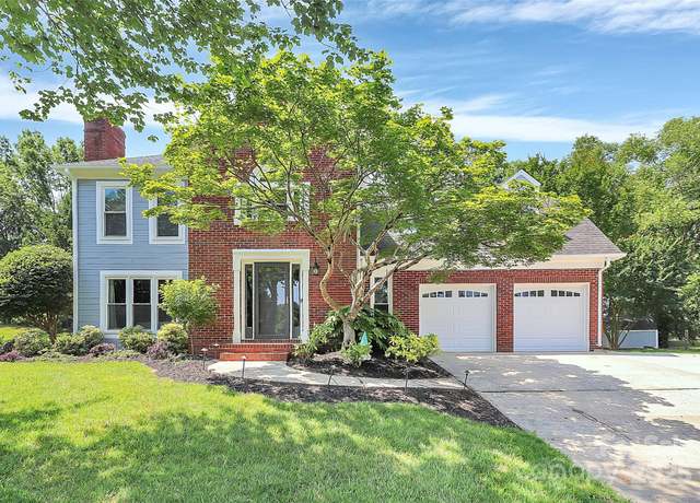 Property at 1011 Bydeford Ct, Matthews, NC 28105, 3 beds, 2.5 baths