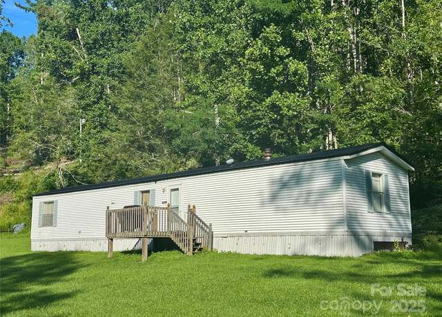 Property at 492 Chestnut Mountain Rd, Spruce Pine, NC 28777, 3 beds, 2 baths