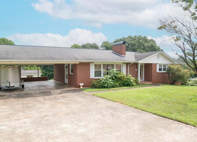 Property at 107 Woodward Ave, Morganton, NC 28655, 3 beds, 2.5 baths