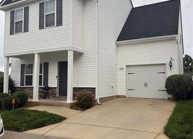 Property at 8005 Stevie Oaks Ln, Charlotte, NC 28215, 4 beds, 2.5 baths