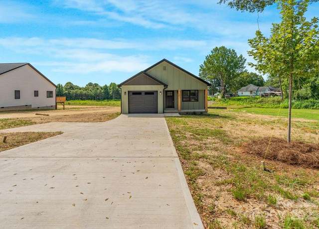 Property at 705 S Grove St, Lincolnton, NC 28092, 3 beds, 2 baths