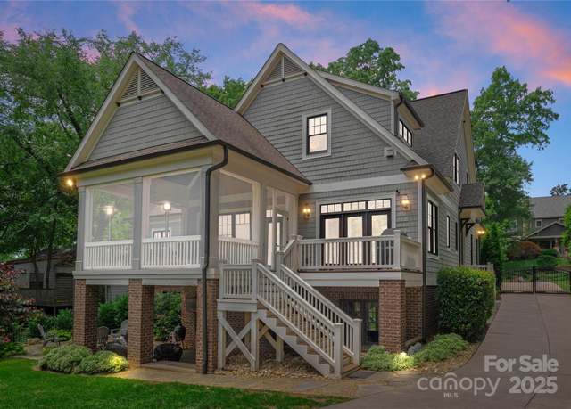 Property at 2941 Forest Park Dr, Charlotte, NC 28209, 5 beds, 4.5 baths