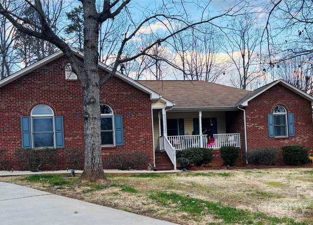 Property at 920 Hunting Ave, Lincolnton, NC 28092, 3 beds, 2 baths