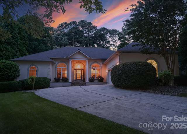 Property at 2587 Penngate Dr, Sherrills Ford, NC 28673, 4 beds, 3 baths