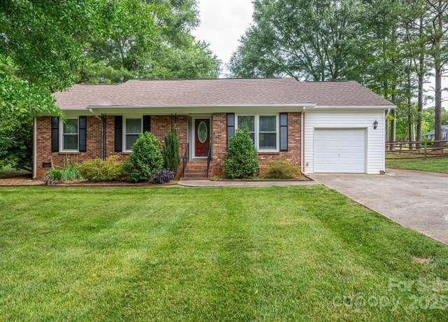 Property at 2418 Live Oak Ct, Gastonia, NC 28056, 3 beds, 2 baths