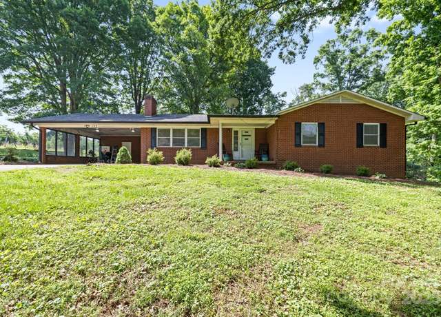 Property at 137 Deal Ln, Statesville, NC 28677, 3 beds, 2 baths