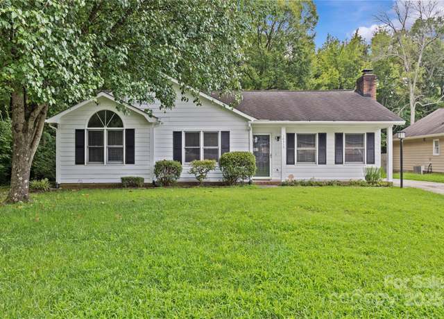 Property at 10315 Ranleigh Ln, Charlotte, NC 28273, 3 beds, 2 baths