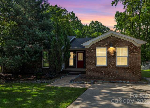 Property at 4989 Post Oak Ln, Rock Hill, SC 29732, 3 beds, 2.5 baths