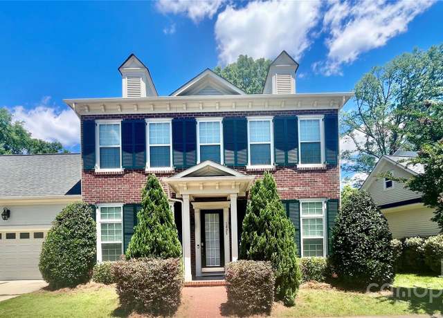 Property at 1025 N Sharon Amity Rd, Charlotte, NC 28211, 5 beds, 4.5 baths