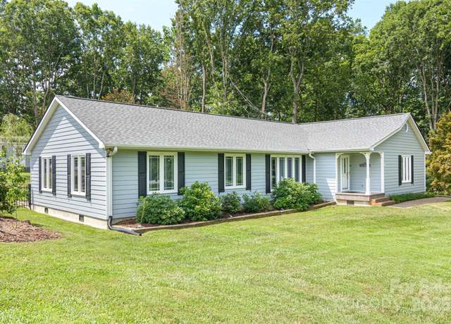 Property at 231 Kimberly Ann Dr, Hendersonville, NC 28792, 3 beds, 2.5 baths