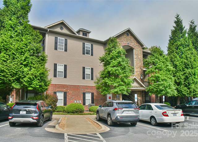 Property at 214 Appeldoorn Cir, Asheville, NC 28803, 2 beds, 2 baths