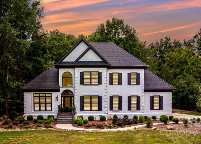 Property at 7212 Governors Row, Charlotte, NC 28277, 4 beds, 3.5 baths