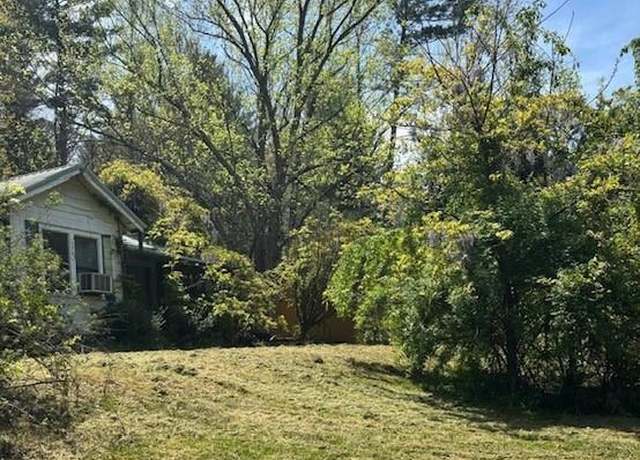 Property at 202 Old Chimney Rock Rd, Hendersonville, NC 28792, 2 beds, 1 bath