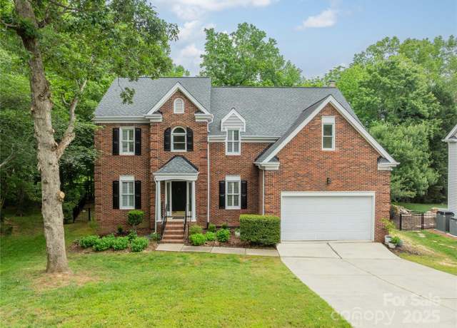 Property at 2907 Notchview Ct, Charlotte, NC 28210, 5 beds, 2.5 baths