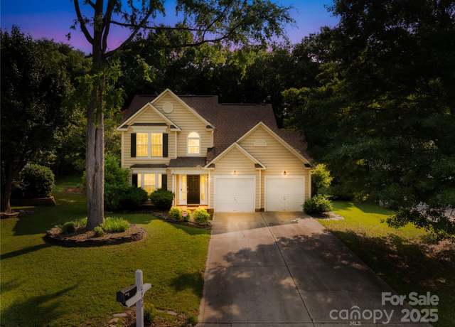 Property at 10908 Delsing Ct, Charlotte, NC 28214, 3 beds, 2.5 baths