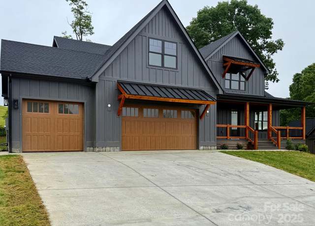 Property at 326 Mavrick Dr, Mills River, NC 28759, 3 beds, 3.5 baths