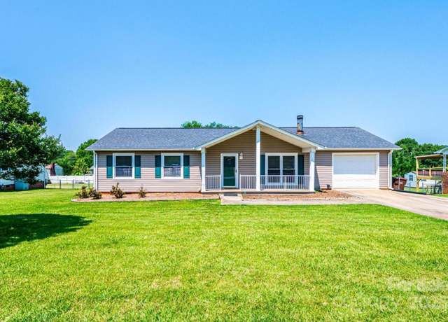 Property at 2031 36th St NE, Hickory, NC 28601, 3 beds, 2 baths