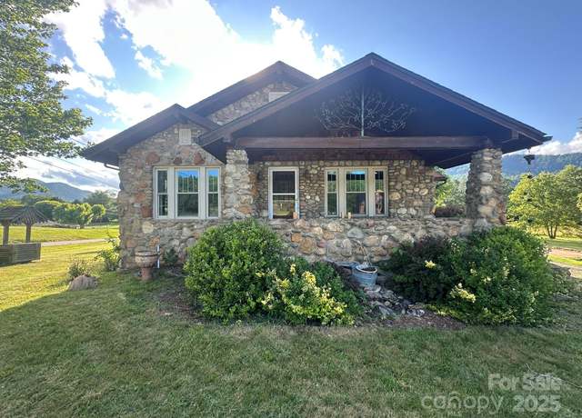 Property at 4320 Pisgah Dr, Canton, NC 28716, 3 beds, 1 bath