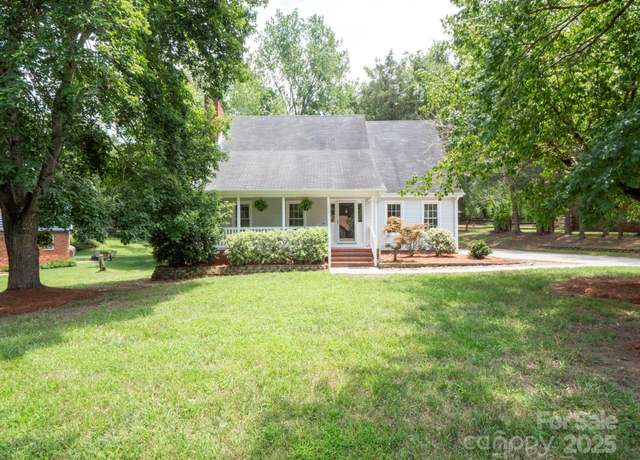 Property at 8301 Tifton Rd, Charlotte, NC 28226, 3 beds, 2.5 baths