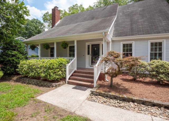 Property at 8301 Tifton Rd, Charlotte, NC 28226, 3 beds, 2.5 baths