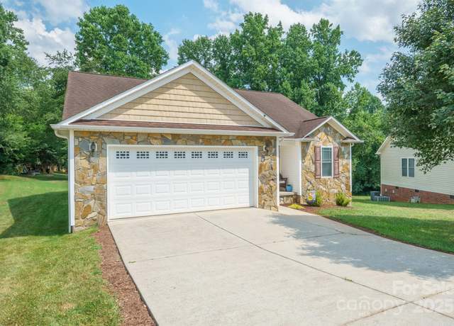 Property at 1566 Mayfair Dr, Conover, NC 28613, 3 beds, 2 baths