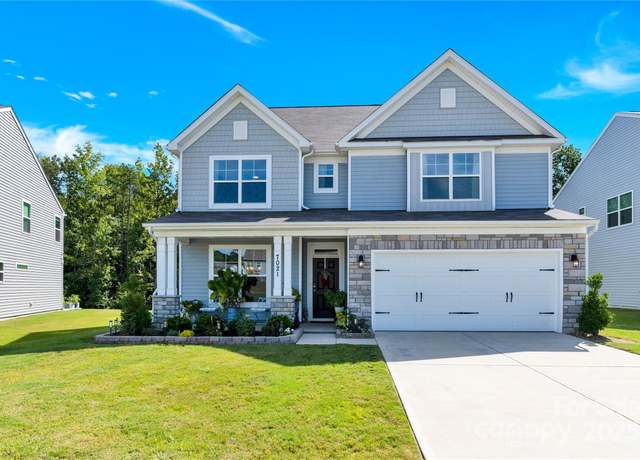 Property at 7021 Fauna Dr, Charlotte, NC 28215, 4 beds, 3 baths