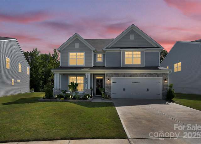 Property at 7021 Fauna Dr, Charlotte, NC 28215, 4 beds, 3 baths