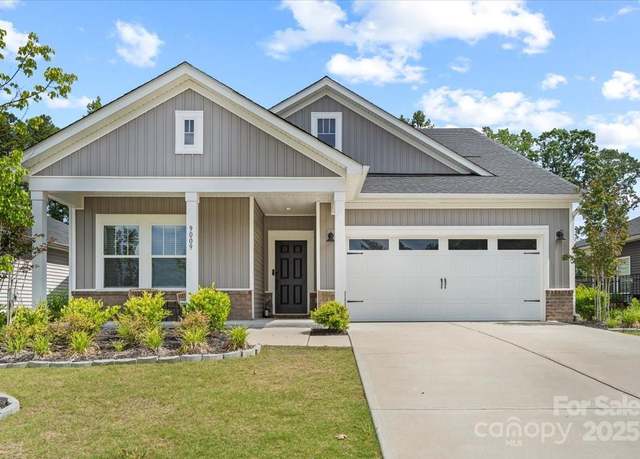 Property at 9009 Myrna Dr, Gastonia, NC 28056, 5 beds, 3 baths