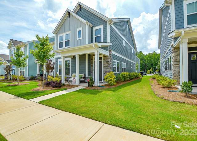Property at 10209 Mamillion Dr, Huntersville, NC 28078, 4 beds, 3.5 baths