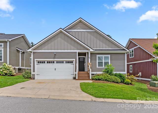Property at 66 Leyland Cir, Hendersonville, NC 28792, 3 beds, 2.5 baths