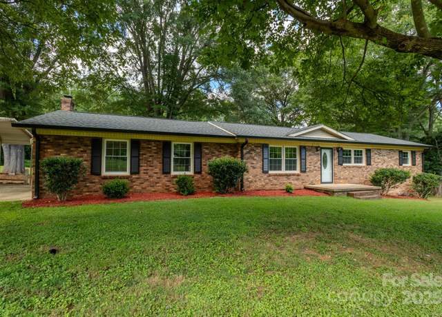 Property at 3586 Spring Valley Dr, Newton, NC 28658, 3 beds, 2 baths
