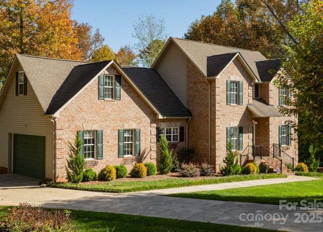 Property at 2101 Congress Ct, Kannapolis, NC 28083, 3 beds, 3.5 baths