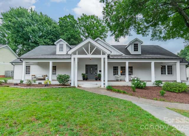 Property at 1121 S Wendover Rd, Charlotte, NC 28211, 4 beds, 3.5 baths