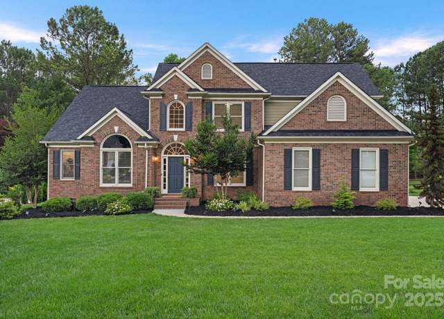 Property at 116 Ivy Hollow Ln, Mooresville, NC 28117, 4 beds, 3 baths