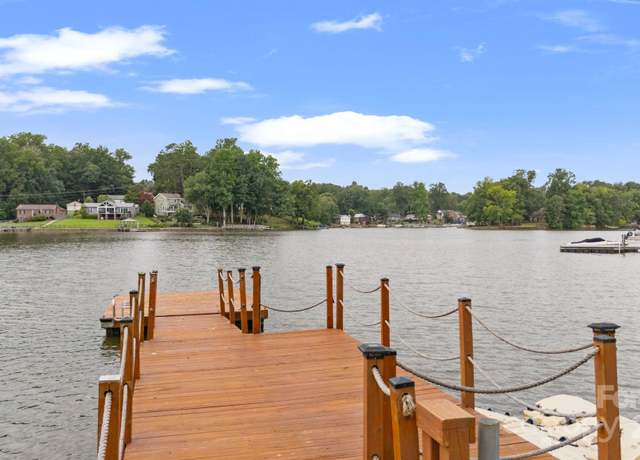 Property at 4274 Old Mountain Rd, Lexington, NC 27292, 2 beds, 2 baths