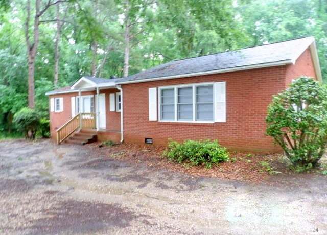 Property at 614 Maxie Rd, Chester, SC 29706, 3 beds, 2 baths
