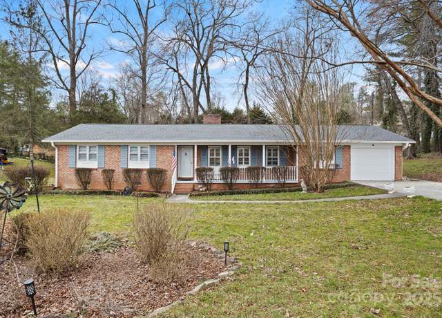 Property at 116 Arthur Ln, Hendersonville, NC 28791, 2 beds, 2 baths