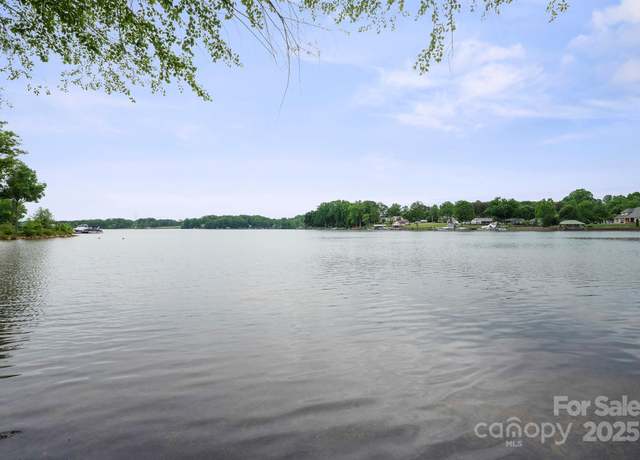 Property at 8216 Malibu Pointe Ln, Denver, NC 28037, 5 beds, 3.5 baths